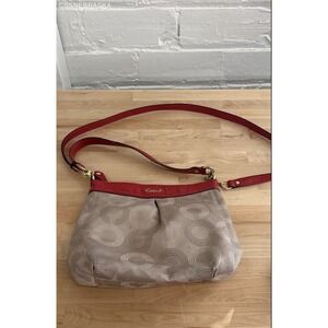 Coach Beige & Red vintage crossbody Shoulder Bag Signature‎ - Size S